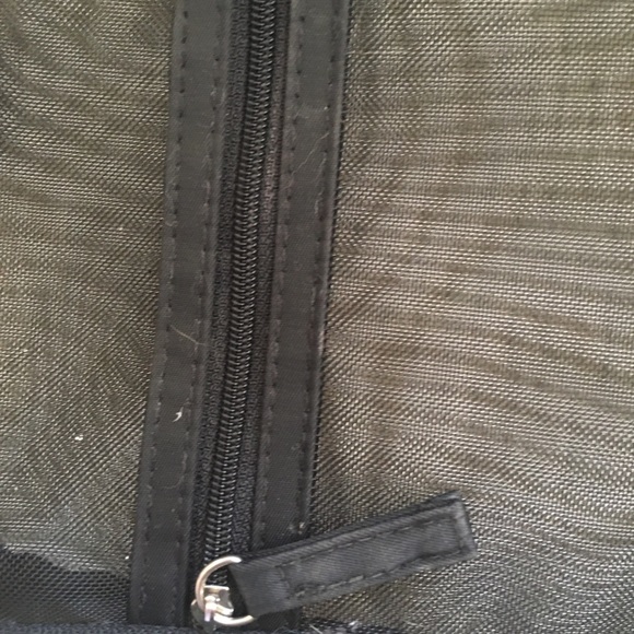 Mesh Bag with three Removable Mesh Pouches - Picture 4 of 6